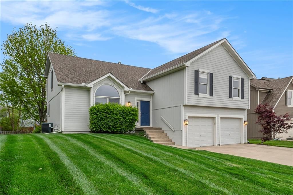 7516 N Mckinley Court — photo 2