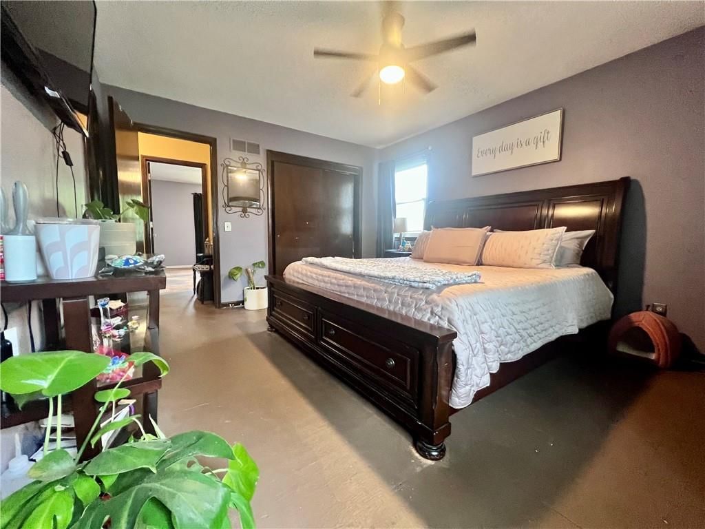 1112 N Walker Lane — photo 15