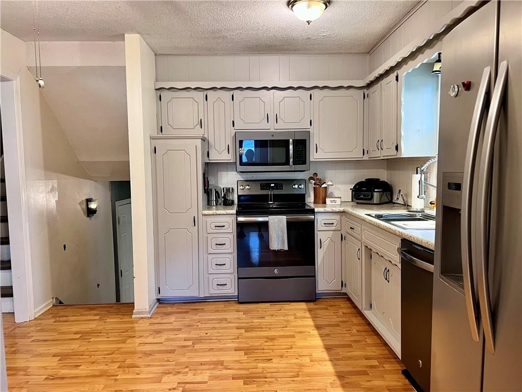 1112 N Walker Lane — photo 7
