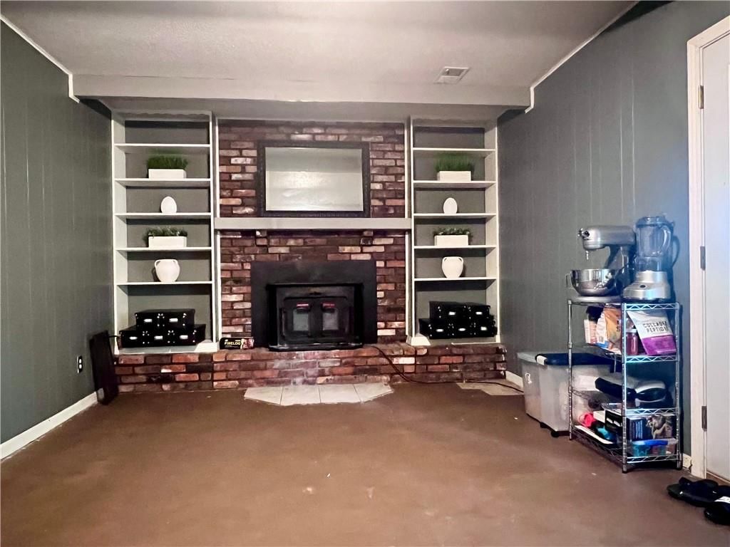 1112 N Walker Lane — photo 8