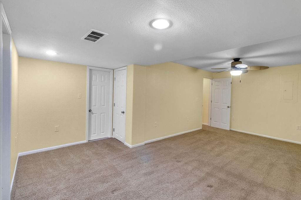 341 N Locust Street — photo 26