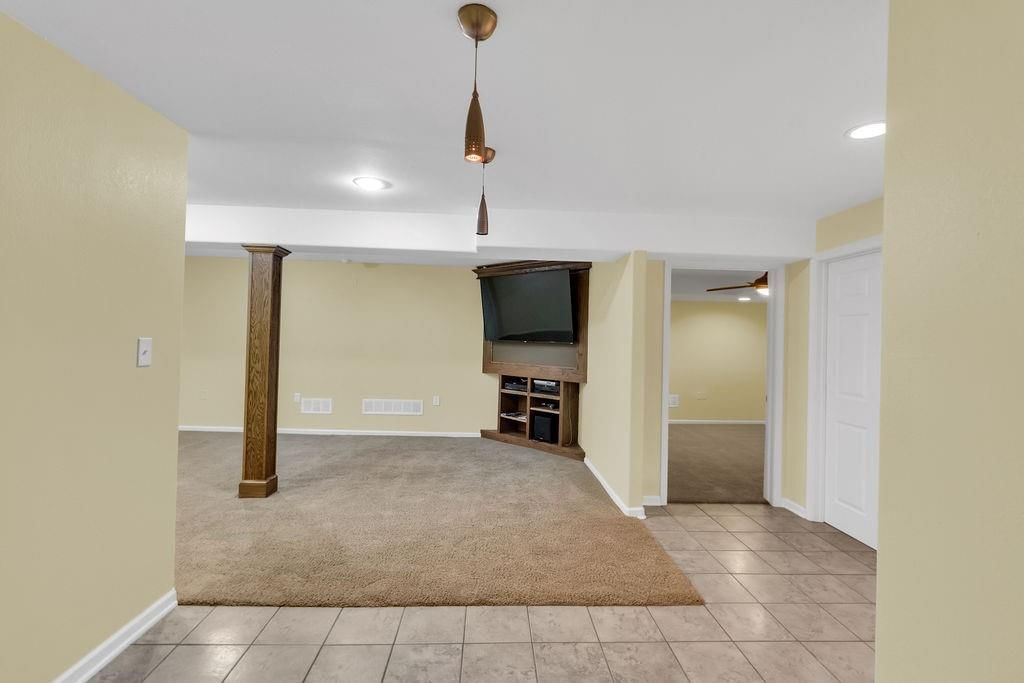 341 N Locust Street — photo 31