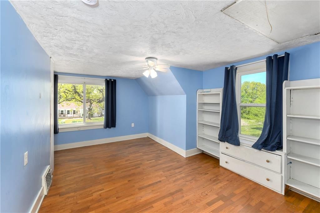 314 N Lake Street — photo 20