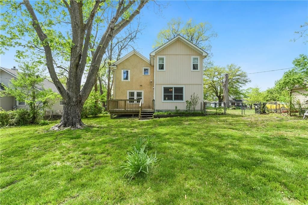 314 N Lake Street — photo 31