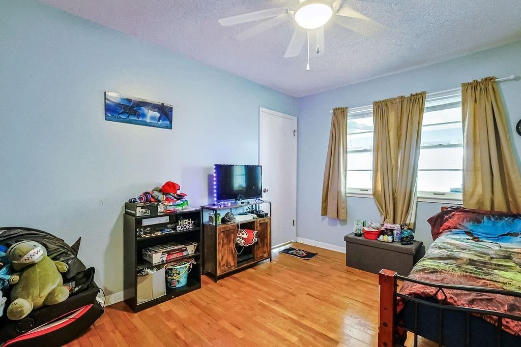 3306 Melody Lane — photo 32
