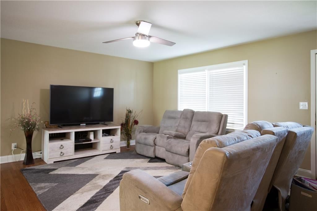 3912 S Lees Summit Road — photo 5