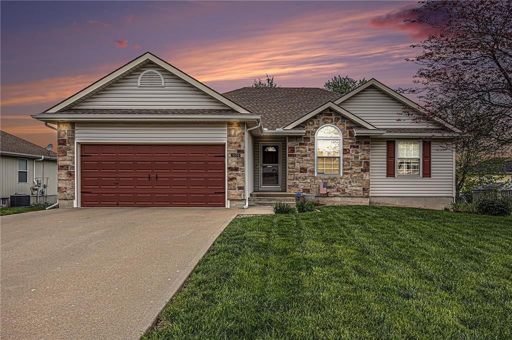 1008 Granada Drive, Raymore, MO