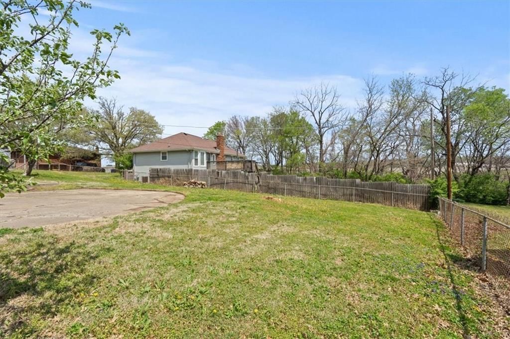 10401 Cypress Drive — photo 26