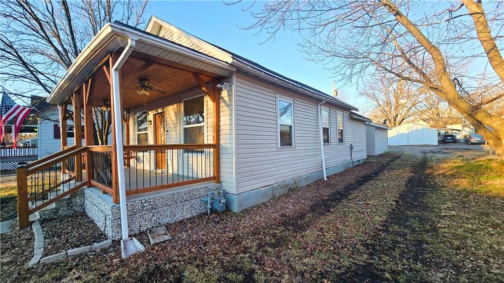 750 S Holbrook Street — photo 2