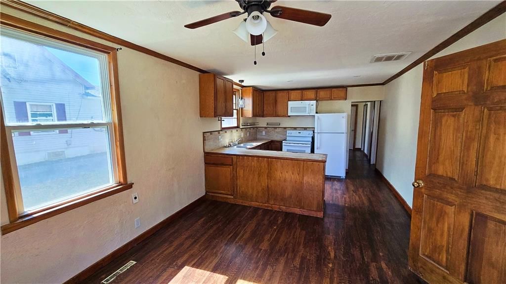 750 S Holbrook Street — photo 12