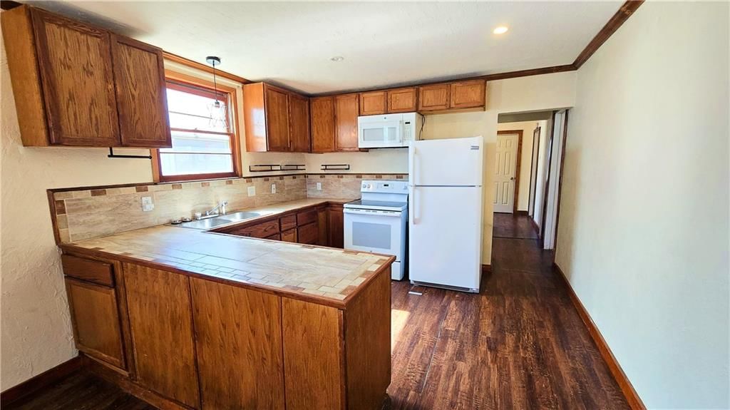 750 S Holbrook Street — photo 16