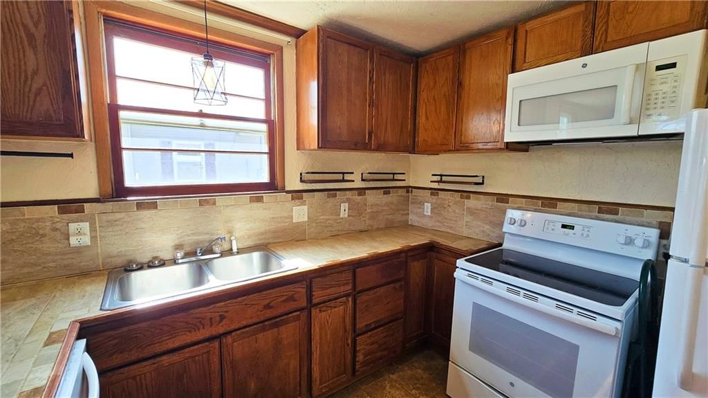 750 S Holbrook Street — photo 21