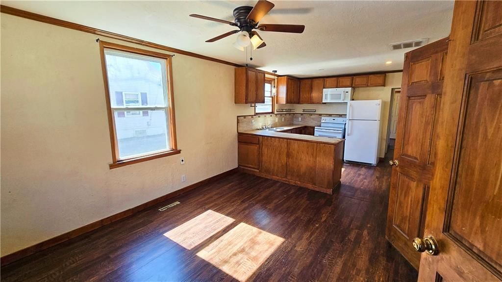 750 S Holbrook Street — photo 26