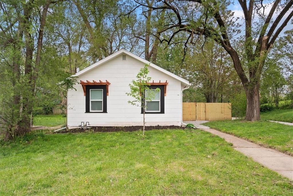 15015 E Truman Road, Independence, MO