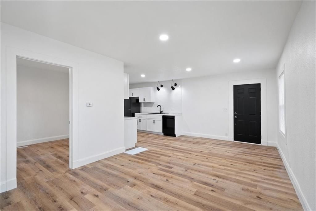 15015 E Truman Road — photo 11