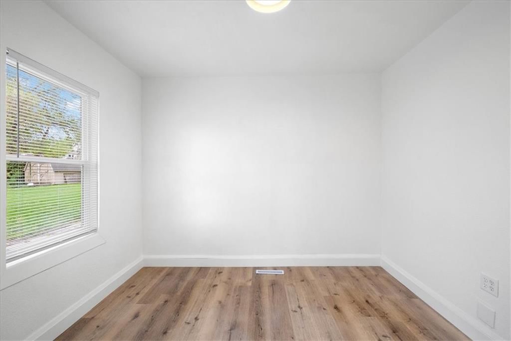 15015 E Truman Road — photo 18