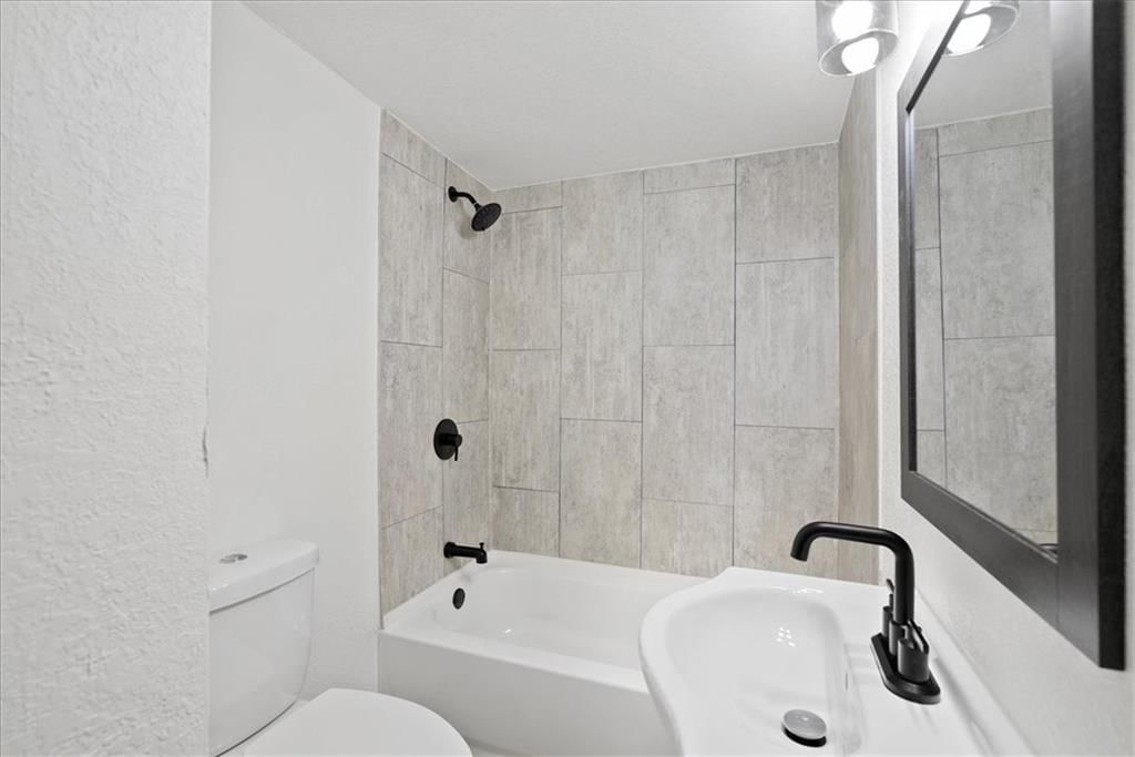 15015 E Truman Road — photo 21