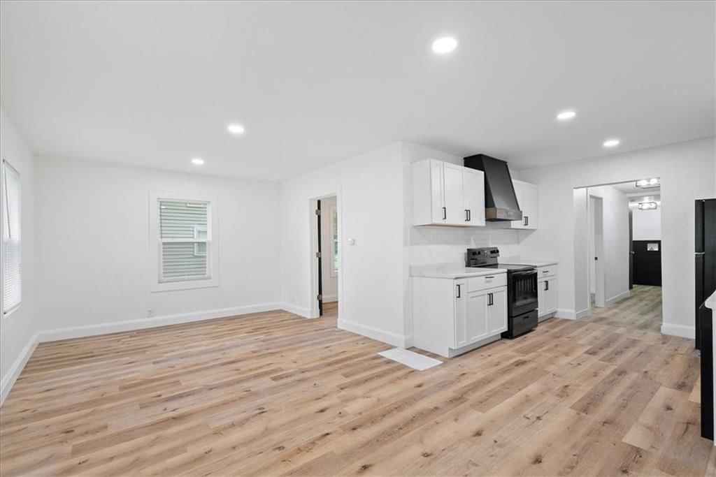 15015 E Truman Road — photo 8