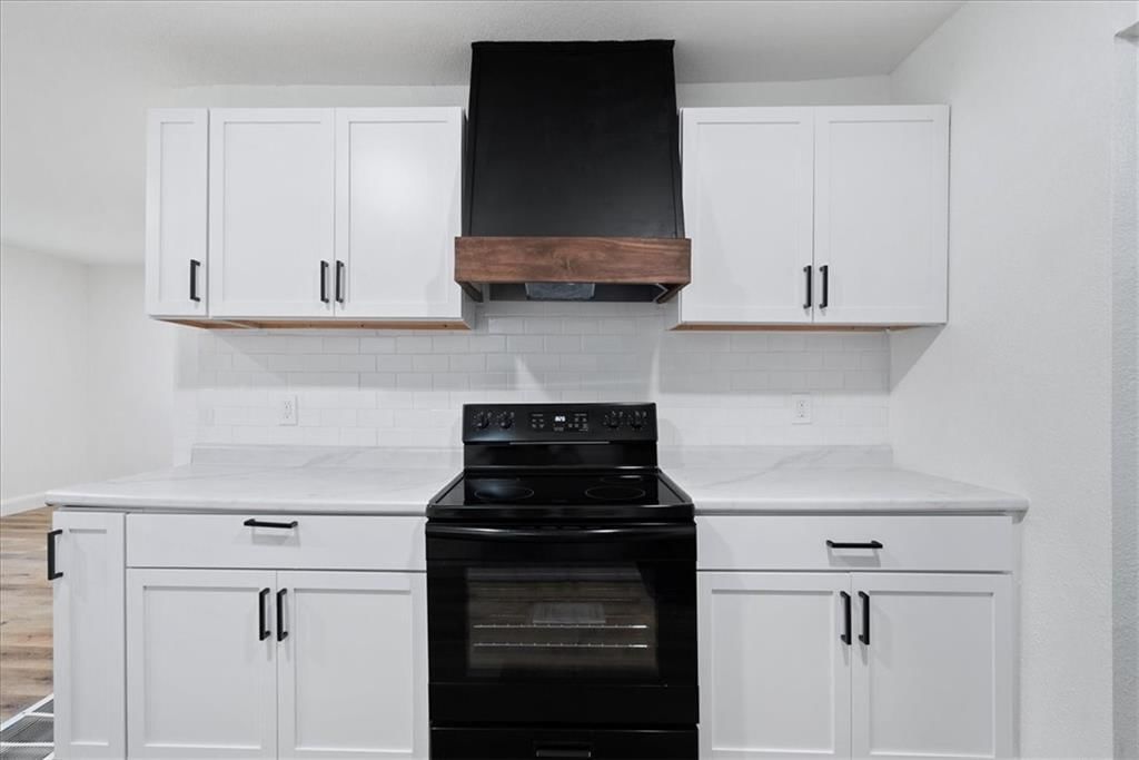 15015 E Truman Road — photo 10