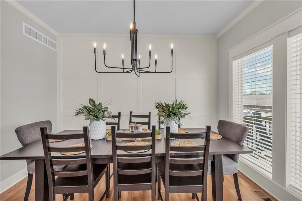10220 N Oakland Avenue — photo 5