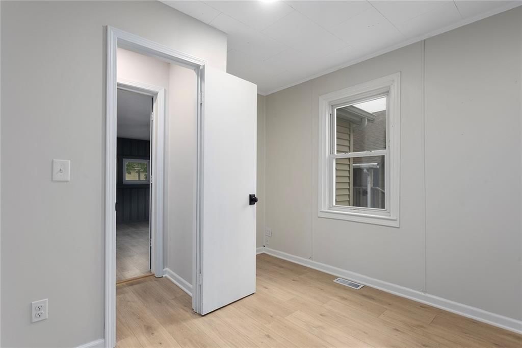 4433 N Jackson Avenue — photo 16