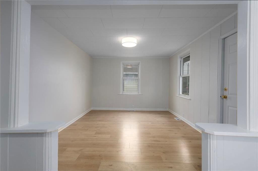 4433 N Jackson Avenue — photo 3