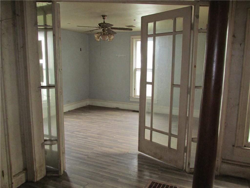 820 Custer Street — photo 8