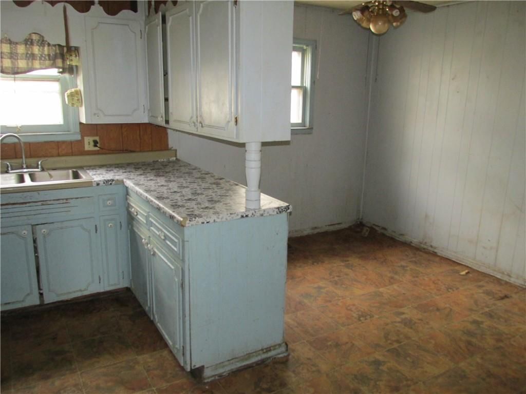 820 Custer Street — photo 10