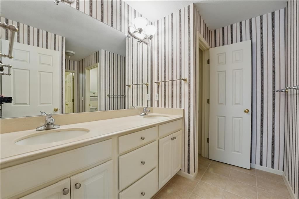 2804 S Woodbury Drive — photo 14