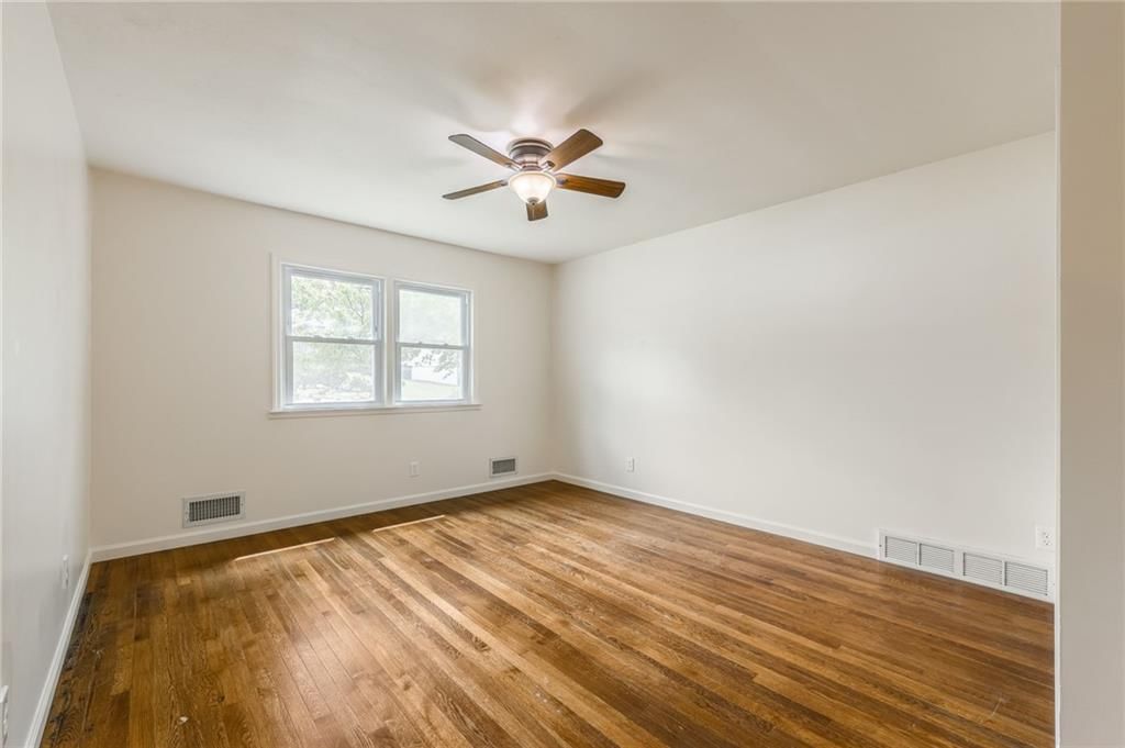 10706 Hillcrest Road — photo 12