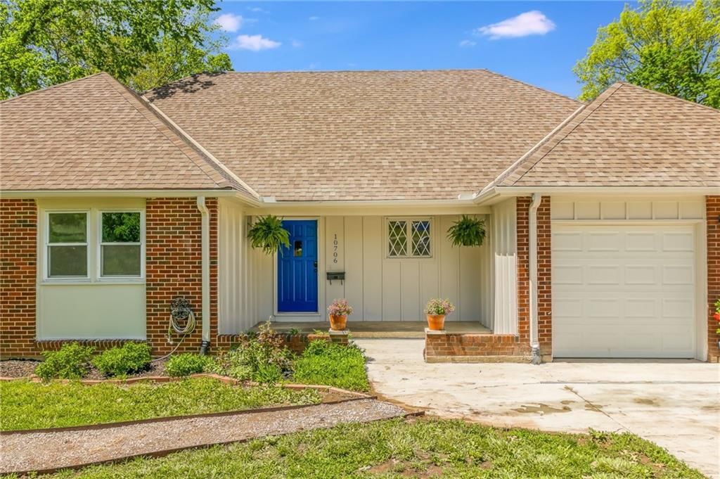 10706 Hillcrest Road — photo 3