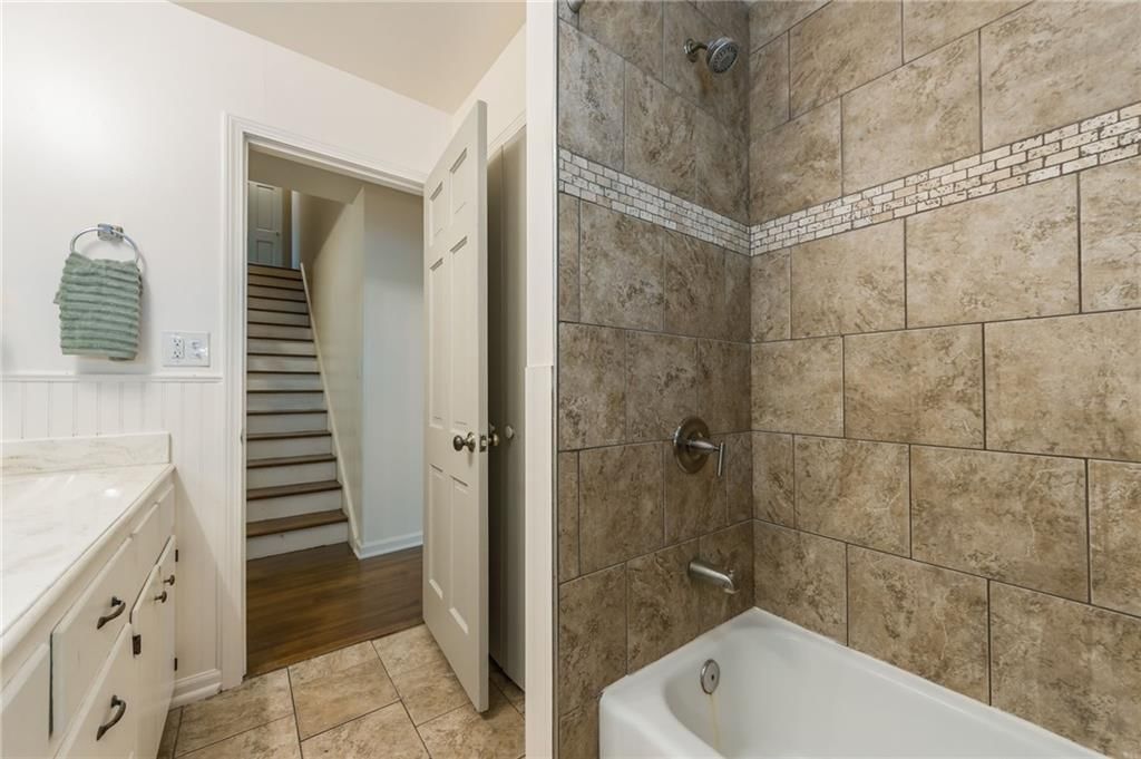 10706 Hillcrest Road — photo 28