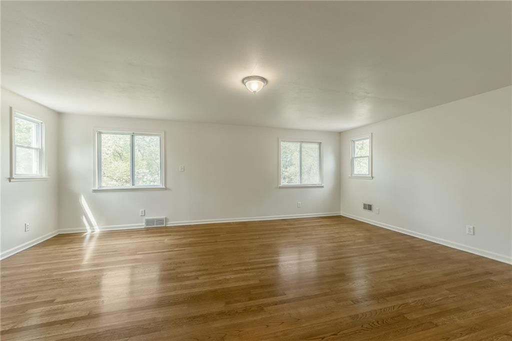10706 Hillcrest Road — photo 34