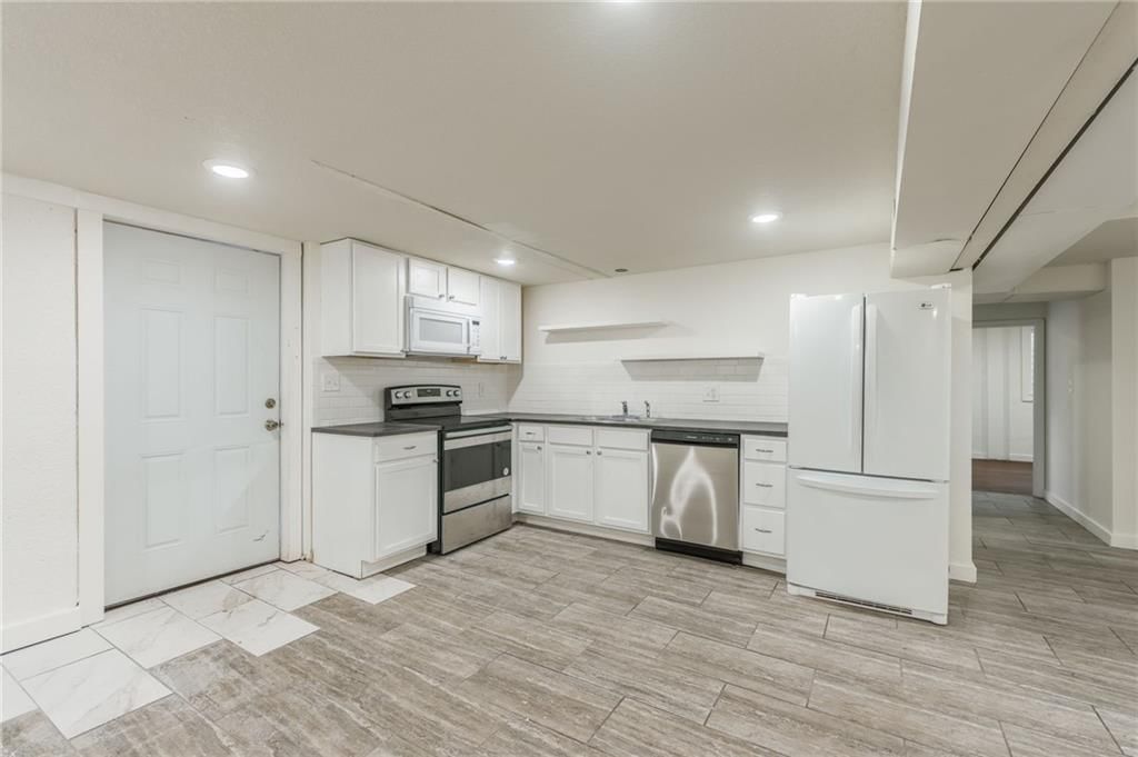 10706 Hillcrest Road — photo 38