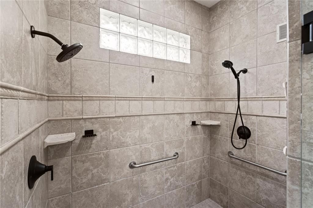 304 NW ROCKWOOD Court — photo 28