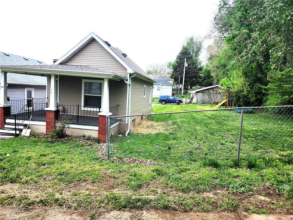 320 E Highland Avenue — photo 2