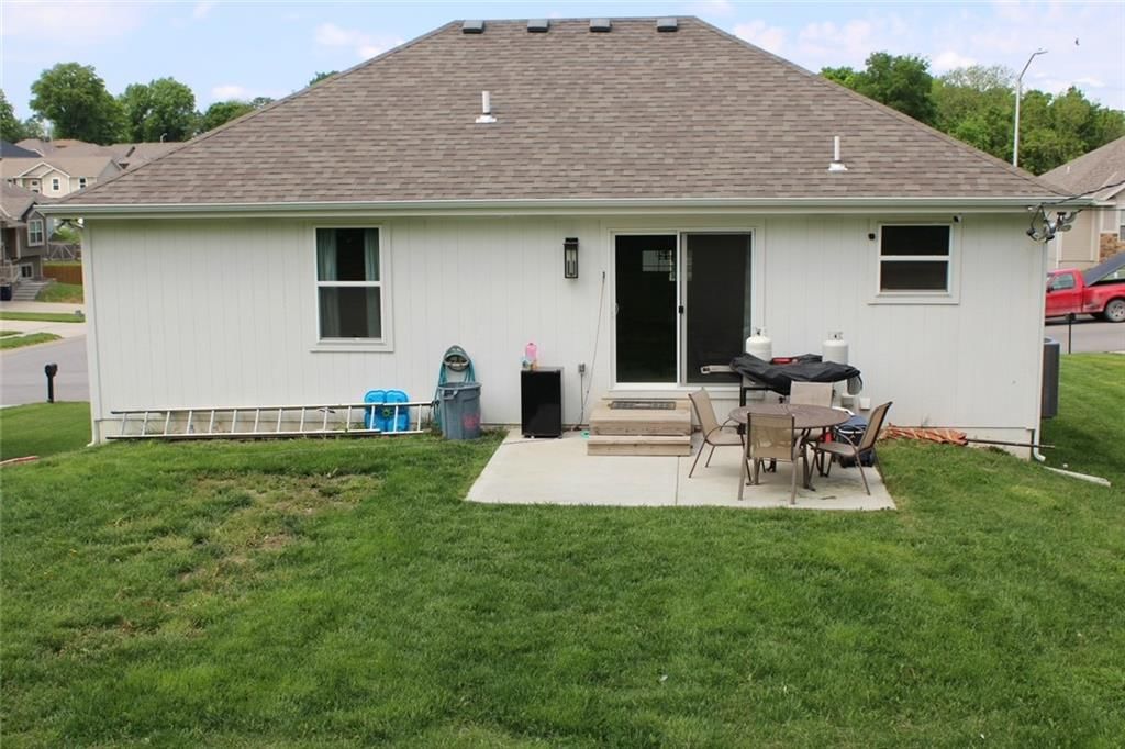 5105 N Belmont Avenue — photo 28