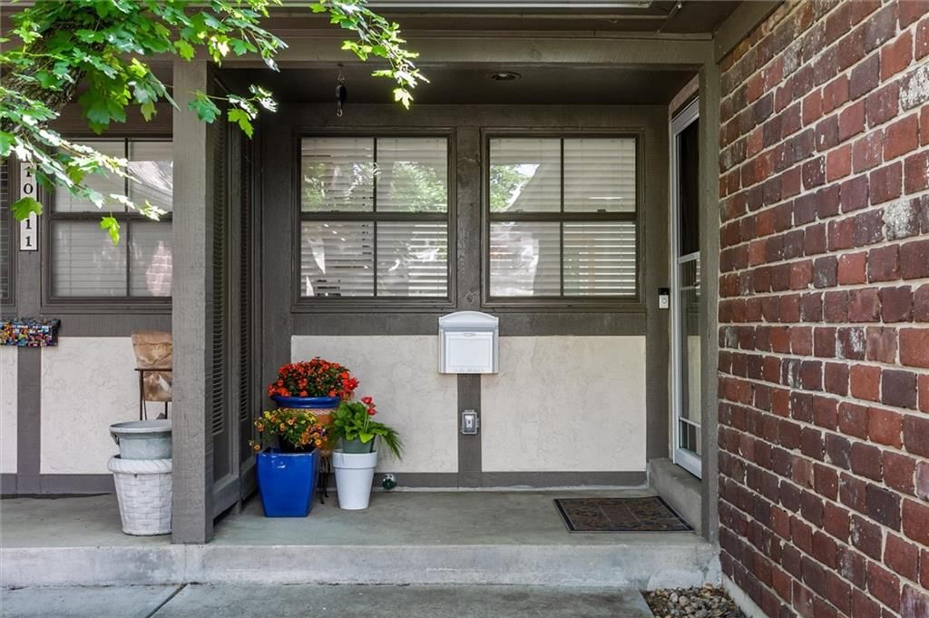 10213 Foster Street, Overland Park, KS