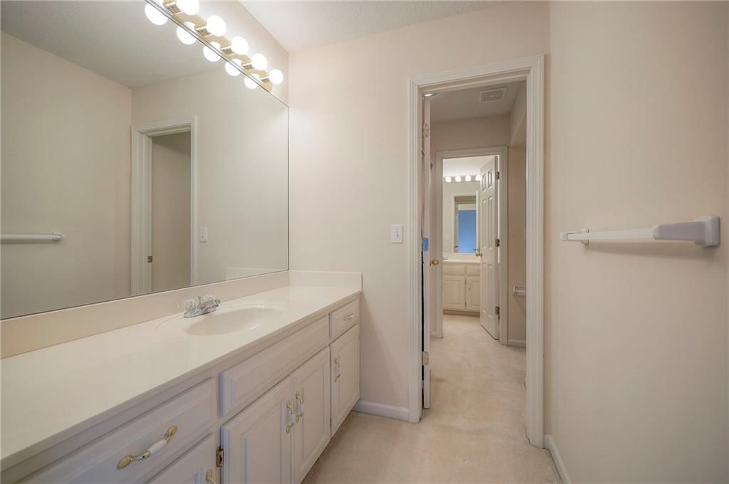 4411 N Mulberry Drive — photo 33