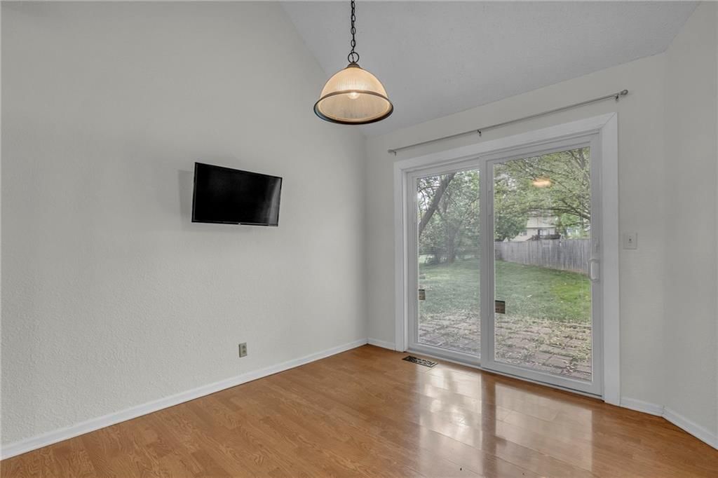401 S Montclaire Drive — photo 13