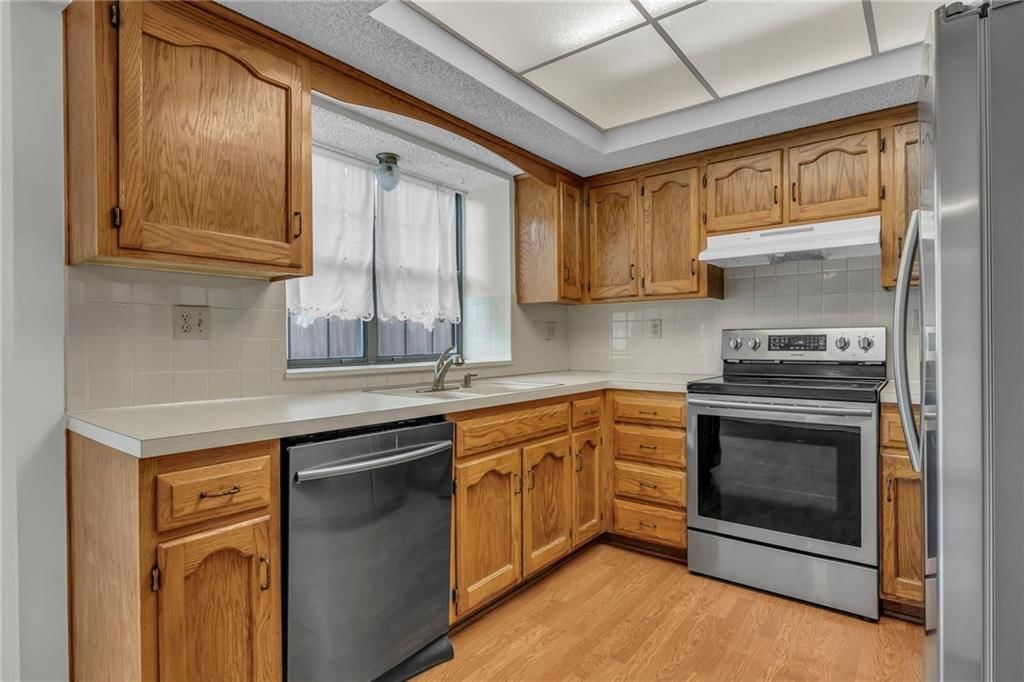 401 S Montclaire Drive — photo 16