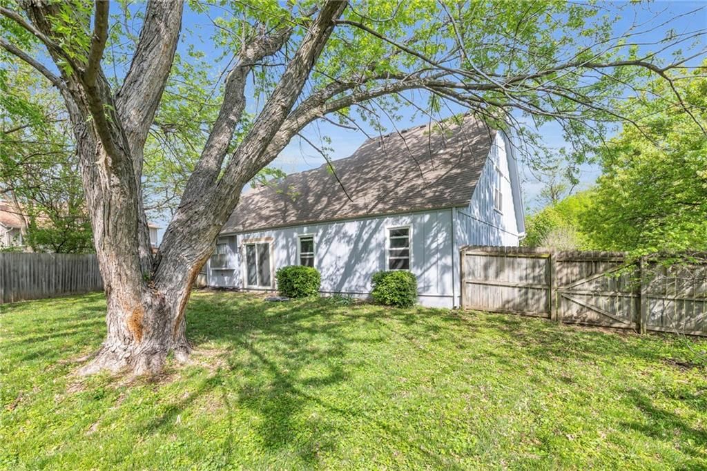 401 S Montclaire Drive — photo 30