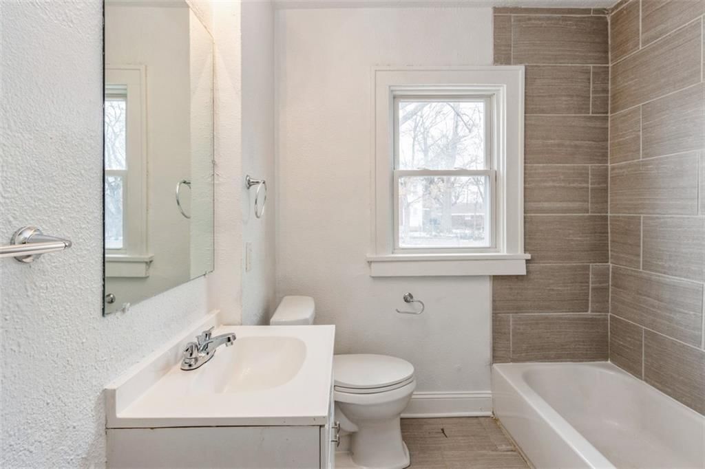 2217 E 73RD Street — photo 12