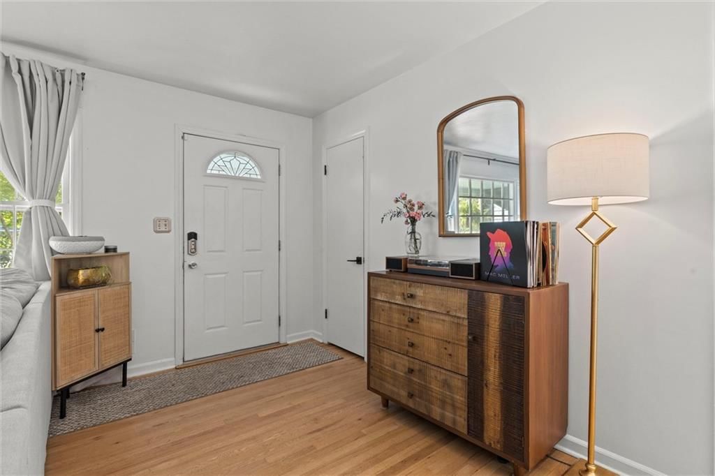 8334 Kenwood Avenue — photo 12
