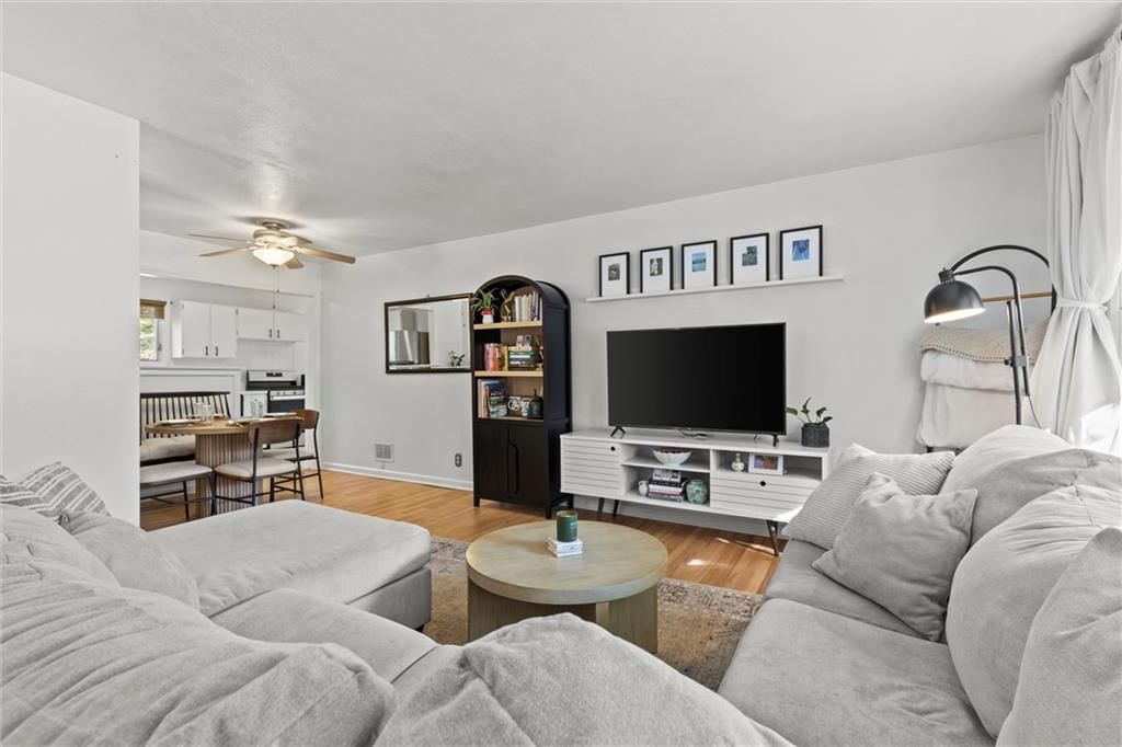 8334 Kenwood Avenue — photo 13