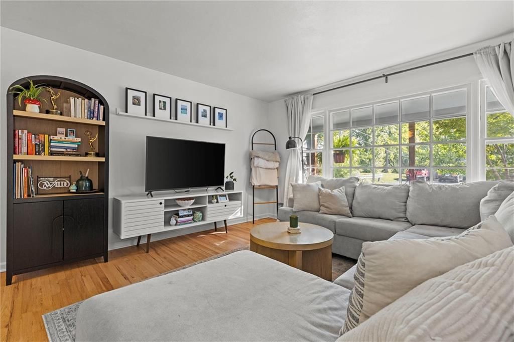 8334 Kenwood Avenue — photo 14