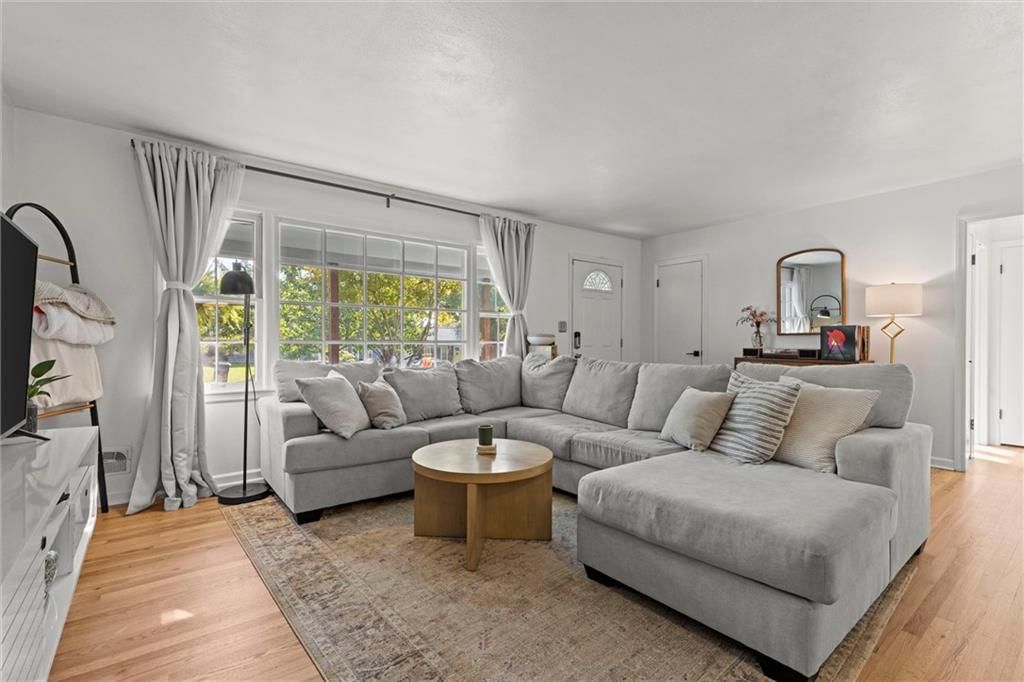 8334 Kenwood Avenue — photo 15