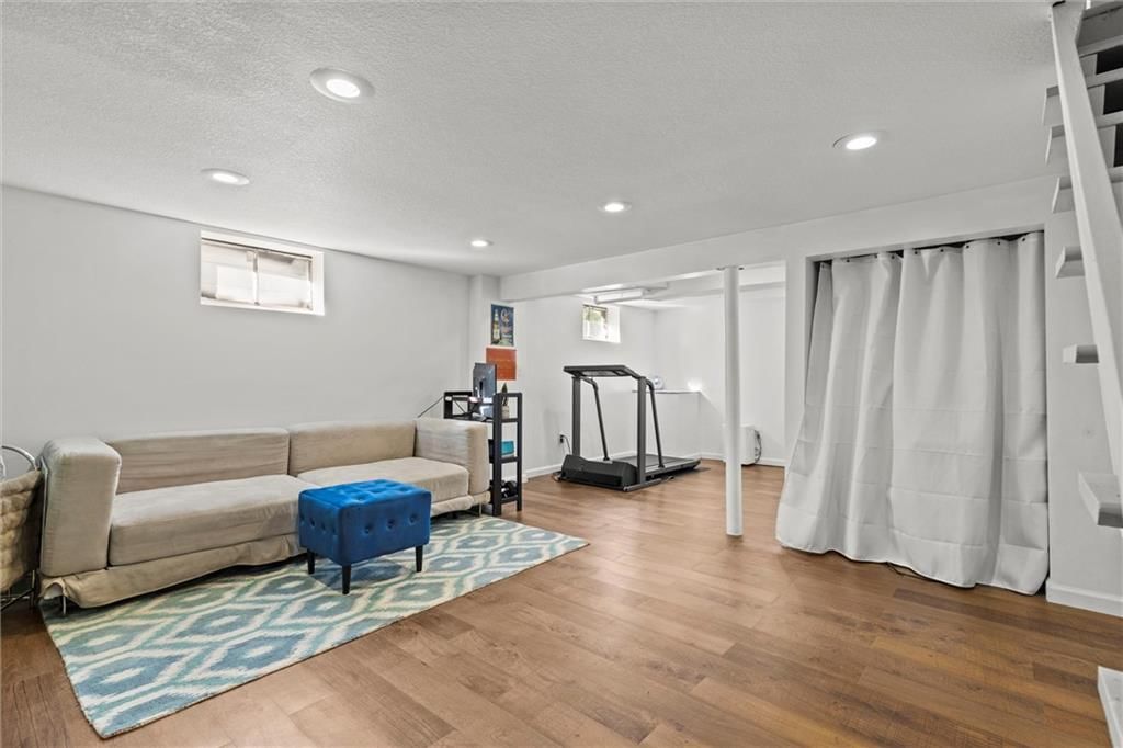 8334 Kenwood Avenue — photo 31