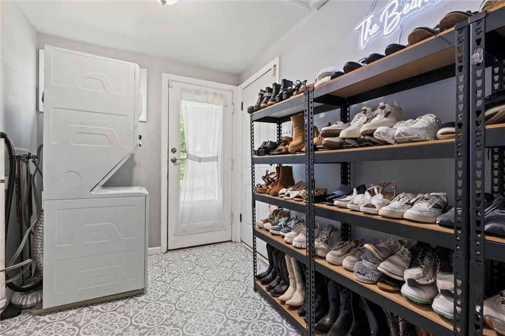 8334 Kenwood Avenue — photo 33