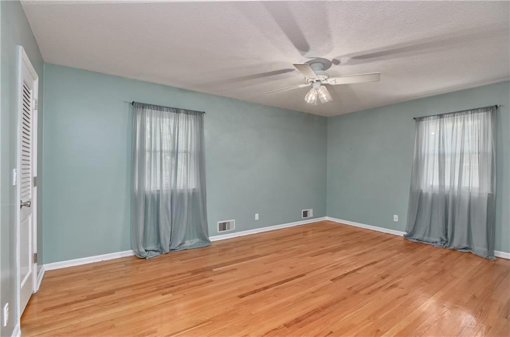 6302 N Askew Avenue — photo 17